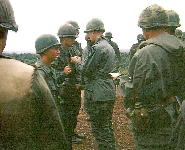 1st Cav commander Gen Norton pins Silver Stars on Lt TJ Blue of B-1-35 and Lt Don Keith, the FO for B-1-35 for their heroic actions at the battle of Hoi Tan, 6 March 1967.
