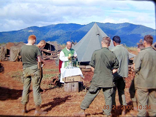 Field Services
Outdoor mass in the field.
