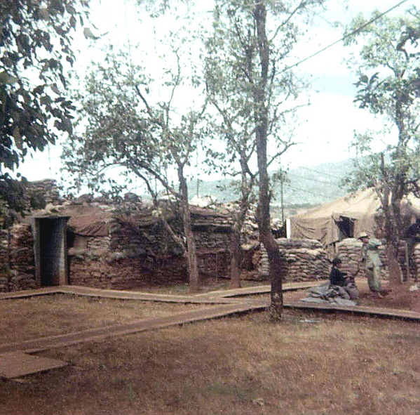 LZ Oasis
The 2/9th at Firebase Oasis, 3d Bde, 4th Inf Div
