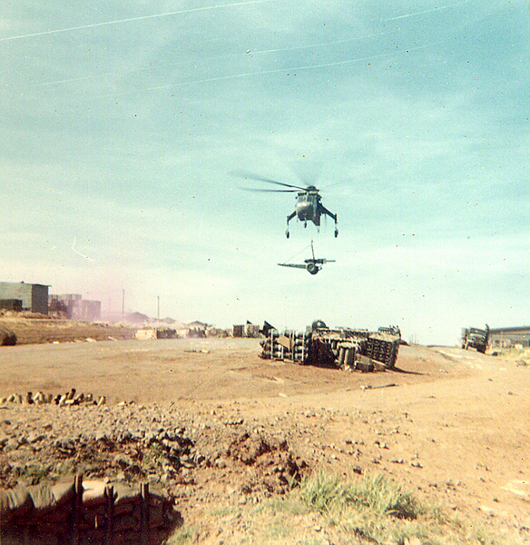 Moving day
A Sikorsky Sky Crane moves a howitzer.
