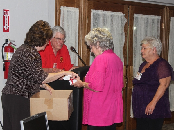 The Waldman Collection - Presenting Gifts
Jerry and Barbara present special gifts for the ladies.
